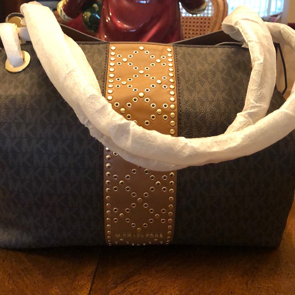 Michael Kors purse NWT, dust bag & care card